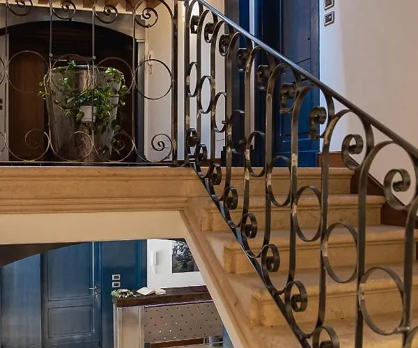 Boutique 3 0 فيرّارا