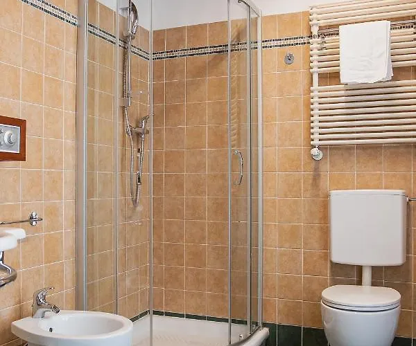 Boutique 3 0 4* فيرّارا