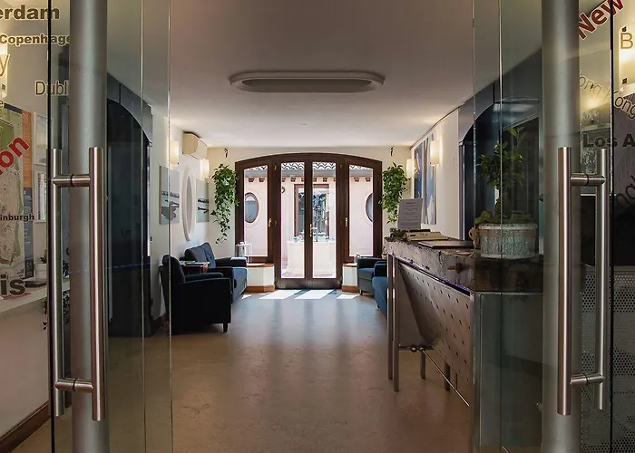 Boutique 3 0 4* فيرّارا