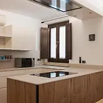 Boutique 3 0 בית הארחה 4*