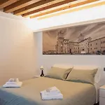 Boutique 3 0 4*