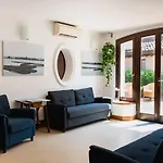 Boutique 3 0 בית הארחה פררה