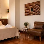 Boutique 3 0 4*