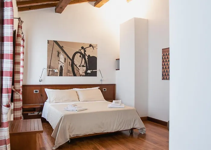 招待所 Boutique 3 0