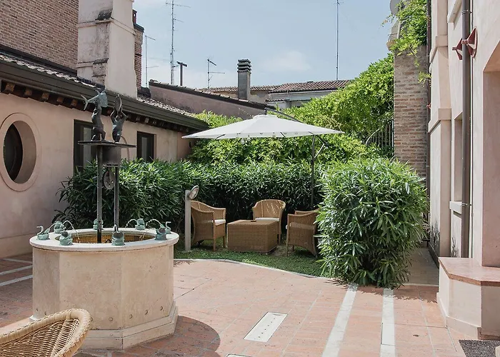 Boutique 3 0 4* 费拉拉